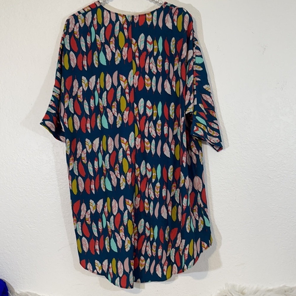 Lularoe Lindsay Cover-Up Kimono Teal Feather Print Longer in Back Size Small - Picture 3 of 7